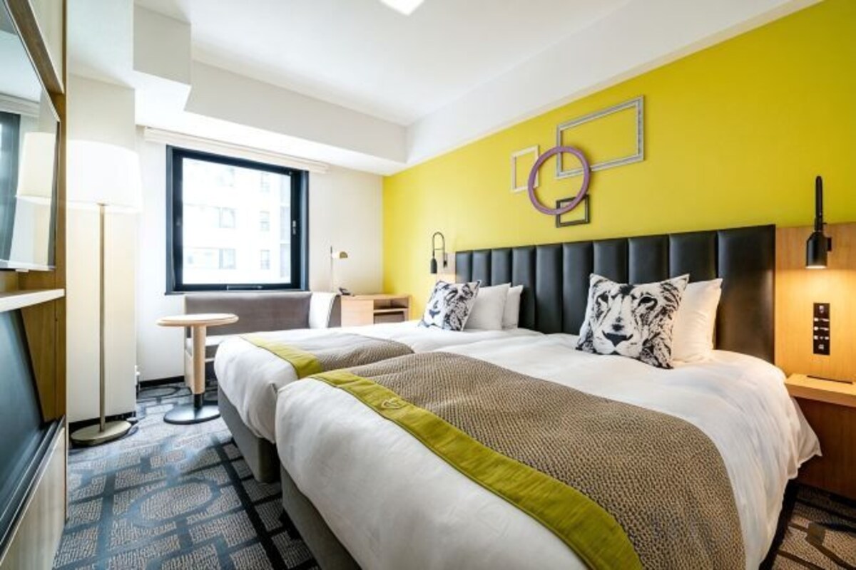 Zimmersafe, Verdunkelungsvorhänge, schallisolierte Zimmer