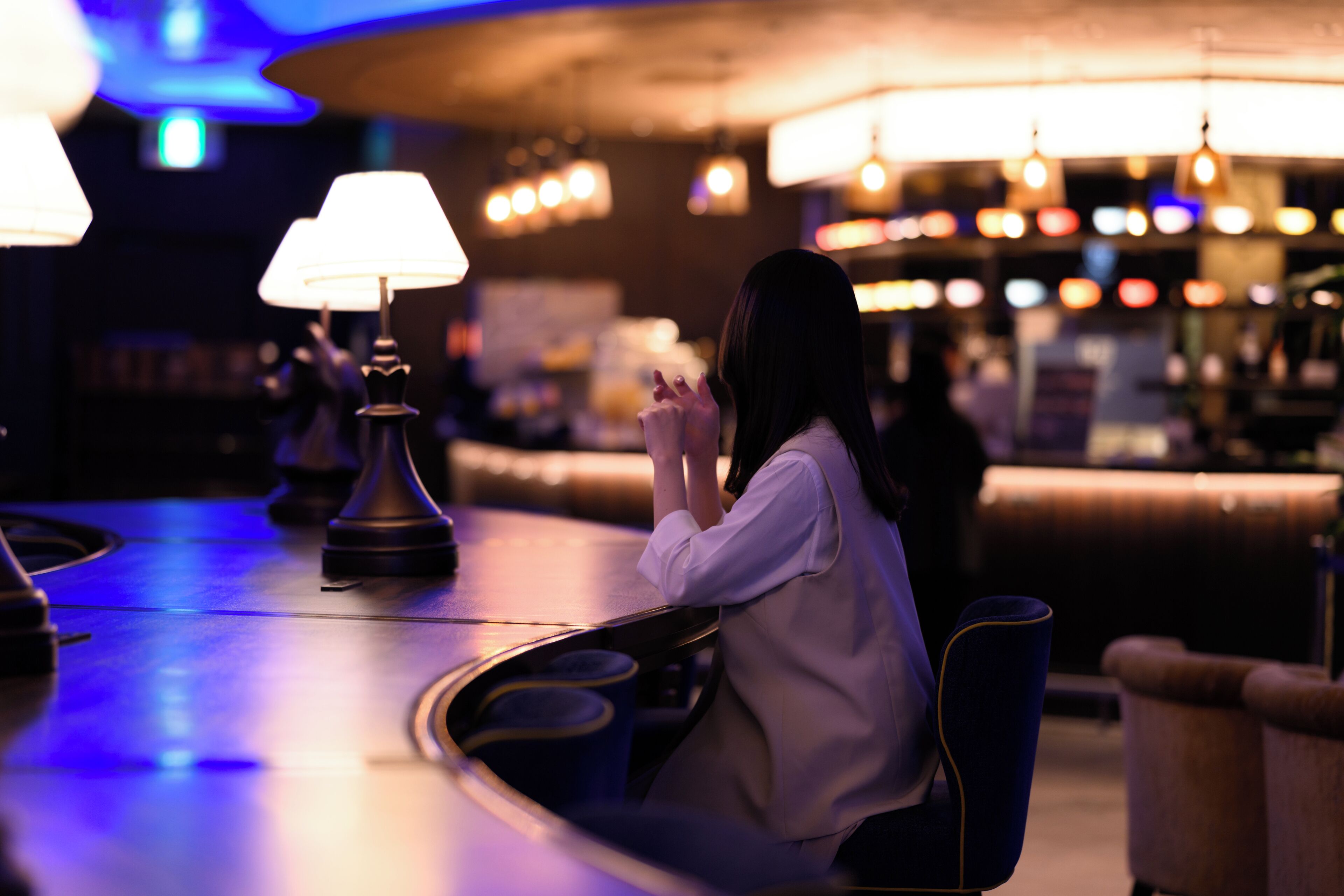 serves breakfast and lunch