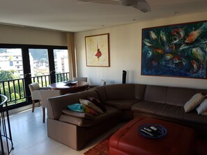 Smart TV, DVD player, aparelho de som
