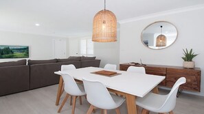 Unclassified image, 5 of 11, button - Kay s Hideaway - Stylish Downtown Getaway (Lennox Head)