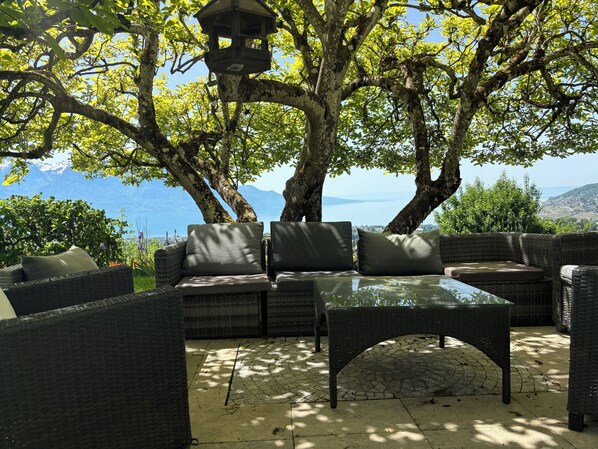 Terrace/patio - Montreux, Blonay, Saint Legier. Spectacular Views (Saint-Légier-La Chiésaz)