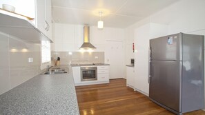 Microwave, oven, stovetop, dishwasher - My Blue Heaven - Pet Friendly - Restored 1940's Home Opposite the Beach Pet Friendly (Lennox Head)