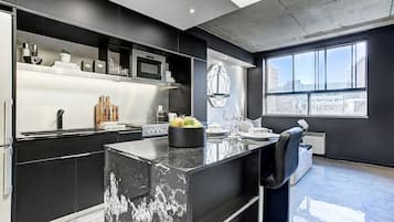 Fridge, microwave, oven, stovetop