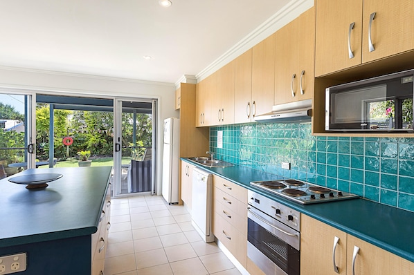 Microwave, oven, stovetop, dishwasher