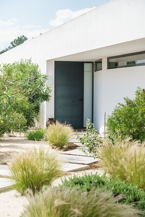 Exterior detail - Stylish Villa With a Pool in Comporta (Comporta)