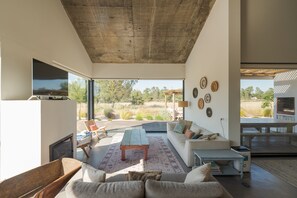 Smart TV, fireplace, books, music library - Stylish Villa With a Pool in Comporta (Comporta)