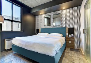 1 chambre, lit avec matelas en mousse à mémoire