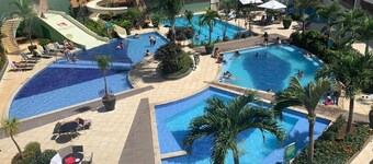 Apartamento (piso) con muebles y excelente zona de ocio.