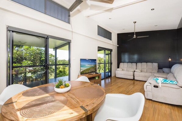 Interior - Timbavati - Outback Hinterland Studio (Tintenbar)