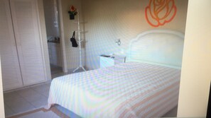 5 bedrooms, iron/ironing board, wheelchair access - Ubatuba Casa Linda - #PropertyType Inlet - 5/4 (Ubatuba)