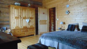 5 Schlafzimmer, Schreibtisch, Bügeleisen/Bügelbrett, kostenloses WLAN