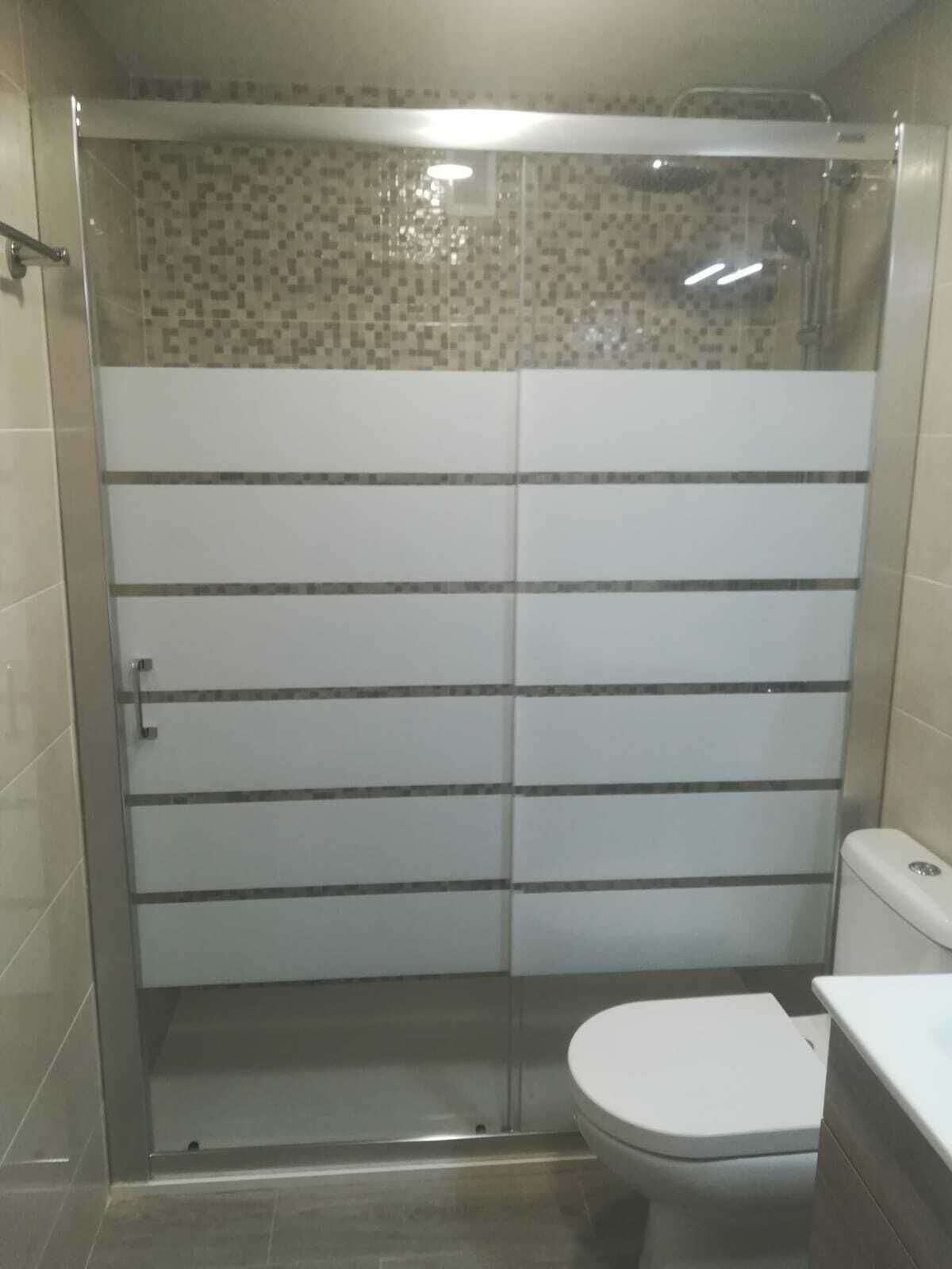 Douche, serviettes fournies