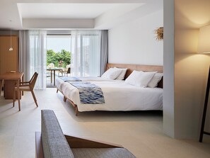 Villa – comfort, ikke-røyk (Triple Room) | Safe på rommet, skrivebord, blendingsgardiner og lydisolert