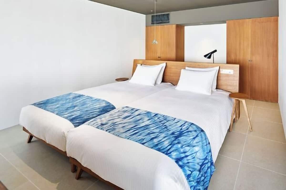1 bedroom, in-room safe, desk, blackout curtains