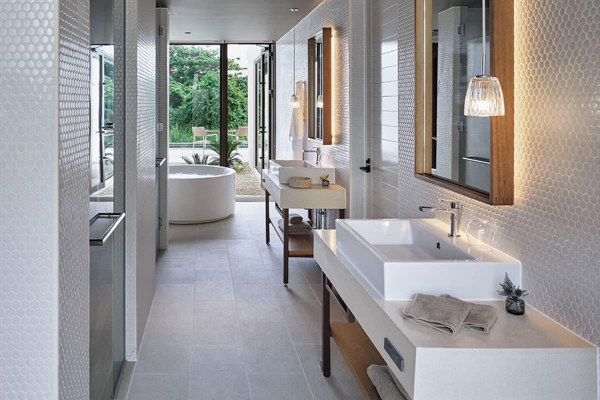 separate bathtub and shower, deep-soaking bathtub, free toiletries