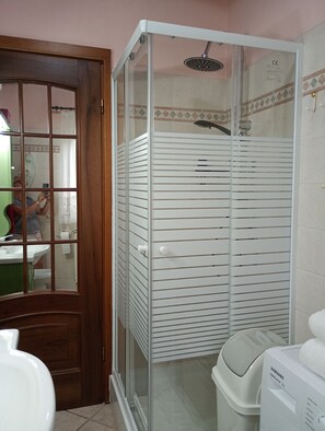 Chuveiro, secador de cabelo