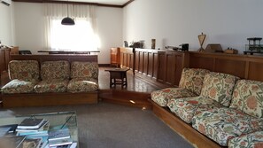 Interior - Large apartment big lounge fireplace two terraces (Venezia)