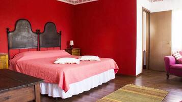 5 dormitorios, tabla de planchar con plancha, wifi gratis y ropa de cama