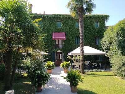 MANOR HOUSE near Venice, Prosecco hills, and Dolomites with private pool