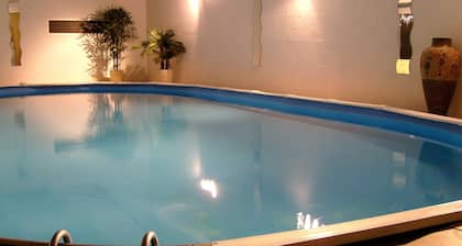 The Moulin De Guinche, Luxury Villa With Huge 11 x 6 Meter Heated Indoor Pool
