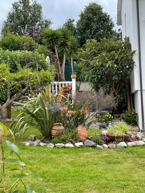 المنطقة المحيطة بالمنشأة