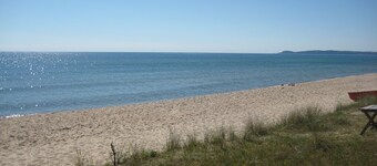 Kaksi ihanaa vieras mökkiä Juleboda liian lähellä upeaa rantaa