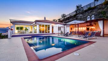 Piscine extérieure, piscine chauffée