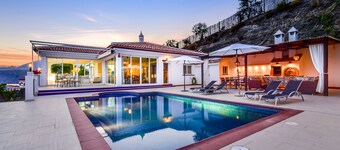 Eco Heated pool.Central A/C Stunning Views Almunecar Luxury Countryside Villa