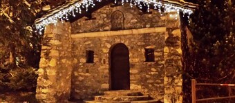 Recently refurbished s/c 2 bedroom flat to sleep up to 7 - Private WiFi included