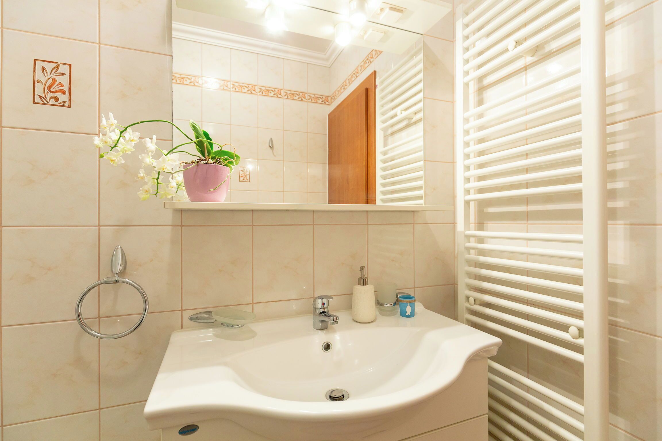 Hair dryer, towels
