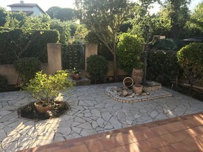 Property grounds - Fully aircon, Modern Pretty House on the Outskirts of Well Provisioned  Village (Saint-Génis-Des-Fontaines)