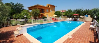 Vrijstaande villa met privé zwembad in de buurt Syracuse