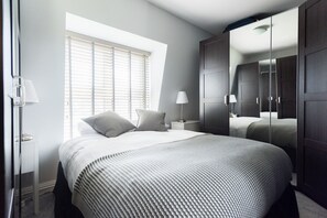 4 bedrooms, iron/ironing board, free WiFi