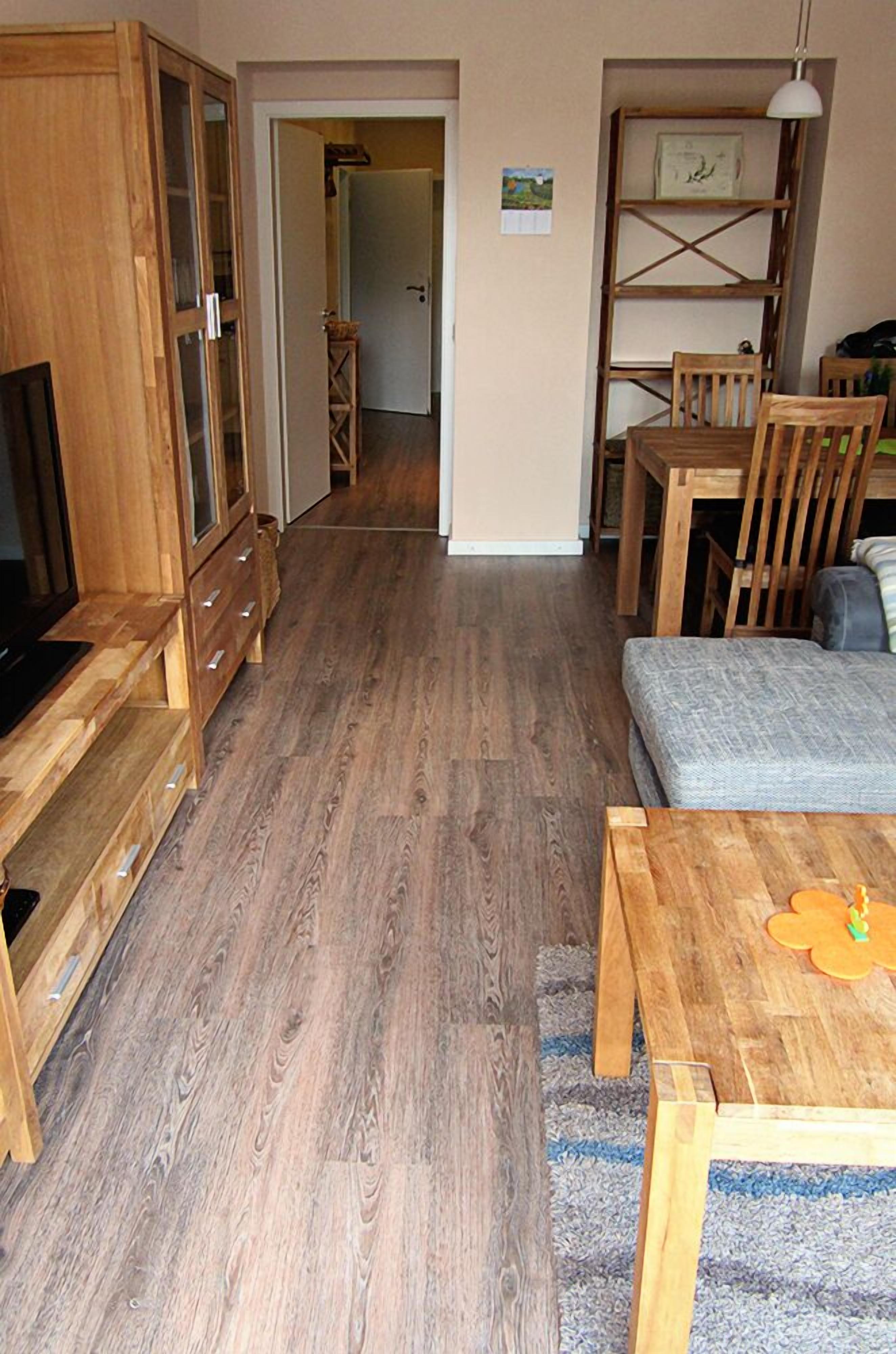 TV, DVD player, books, stereo