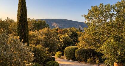 Beautiful 5★ Bastide in Provence – Heated Pool, Garden, Games & Pétanque Court