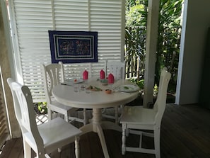 Outdoor dining - bungalow the box lace (Le diamant)