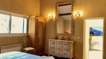 3 chambres, fer et planche Ă repasser, Wi-Fi, draps fournis