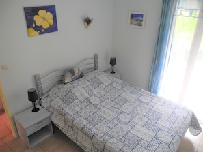 4 bedrooms, iron/ironing board, travel crib, free WiFi