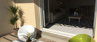 Apartment T4 any comfort with terraces and parking 5 minutes walk from the station