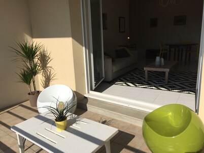 Apartment T4 any comfort with terraces and parking 5 minutes walk from the station