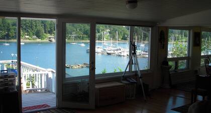 Perfect Getaway: Yacht Club Waterfront Luxury Beach House