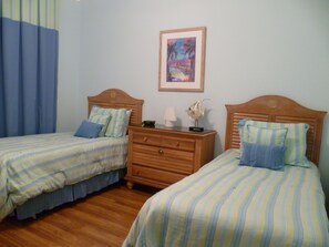 2 chambres, fer et planche Ă repasser, Wi-Fi gratuit, draps fournis