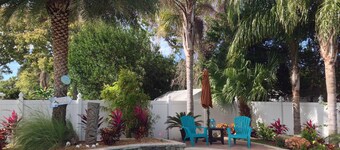 Nyt saltlivet!  Spesielle priser! Htd Lux ​​Pool & Beach! 4KHD TV-er!  Steps to Beach