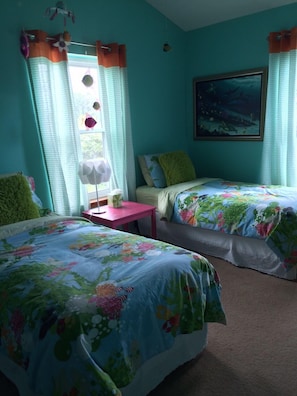 5 bedrooms, desk, iron/ironing board, free WiFi