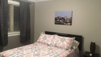 3 bedrooms, in-room safe, iron/ironing board, WiFi