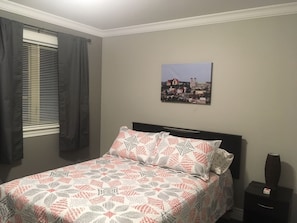3 bedrooms, in-room safe, iron/ironing board, WiFi