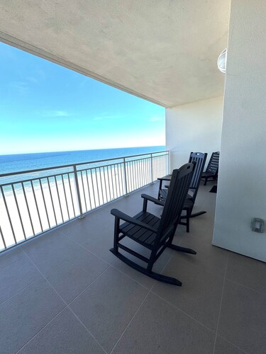 Luxurious Dolphin Heaven on the 10th floor