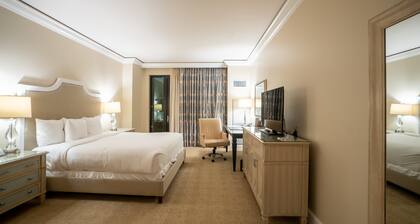 San Antonio | Couples Resort Stay | Pool + Spa | 1BR Suite