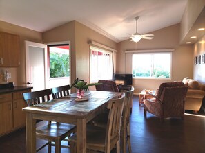 Dining - Private, Serene & Cute Cottage.  Ocean Views & A/C.  Near Hana Hwy. (Haiku-Pauwela)