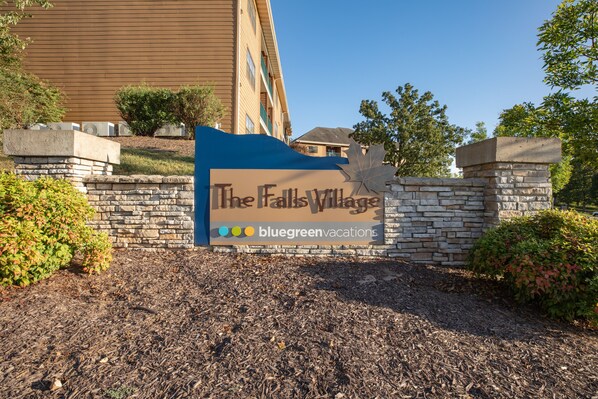 Exterior detail - The Falls Village™ - Studio (Branson)